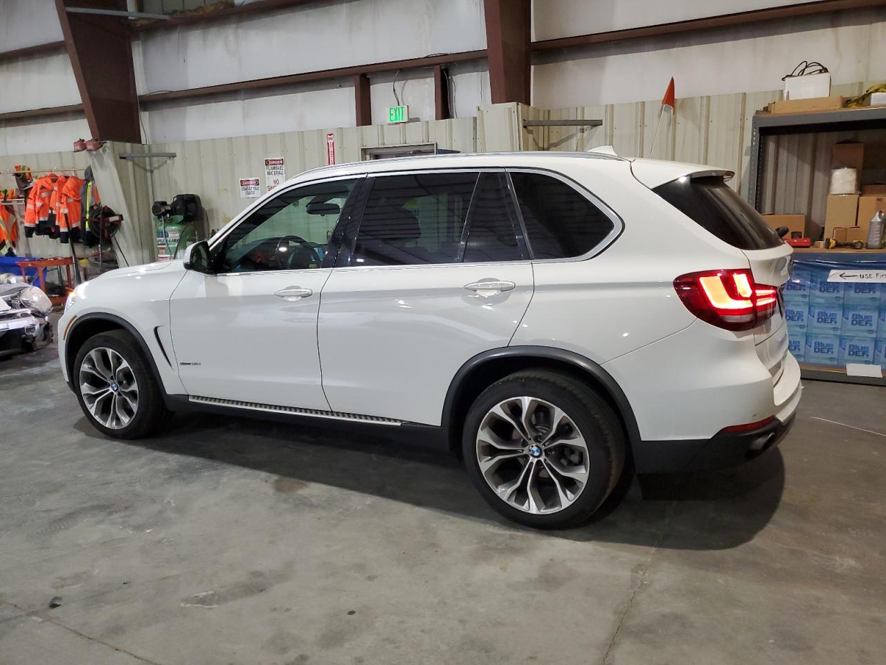 2017 BMW X5 VIN 5UXKR2C55H0U19764 Copart auction photo, minor dent/scratches damage thumbnail 2