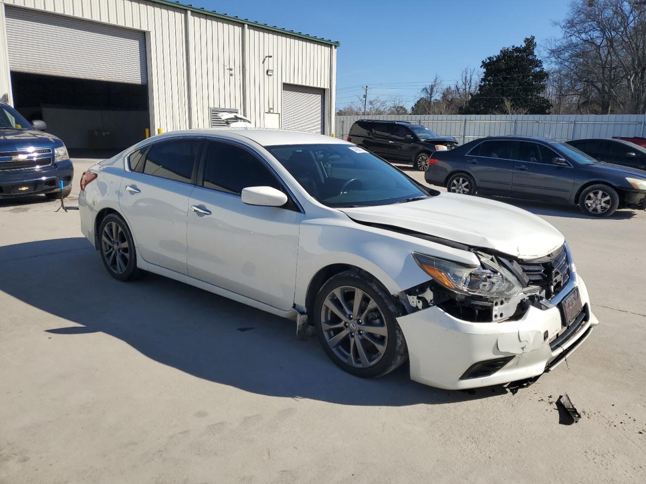 2018 Nissan Altima VIN 1N4AL3AP2JC217080 Copart auction photo, front end damage thumbnail 4
