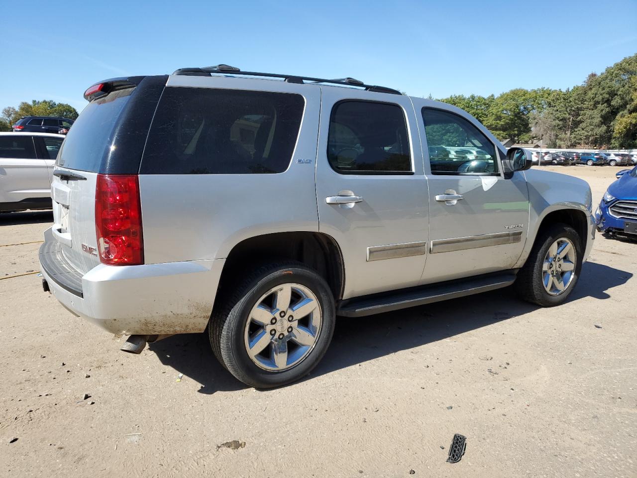 2013 GMC Yukon VIN 1GKS2CE07DR256722 Copart auction photo, all over damage thumbnail 3