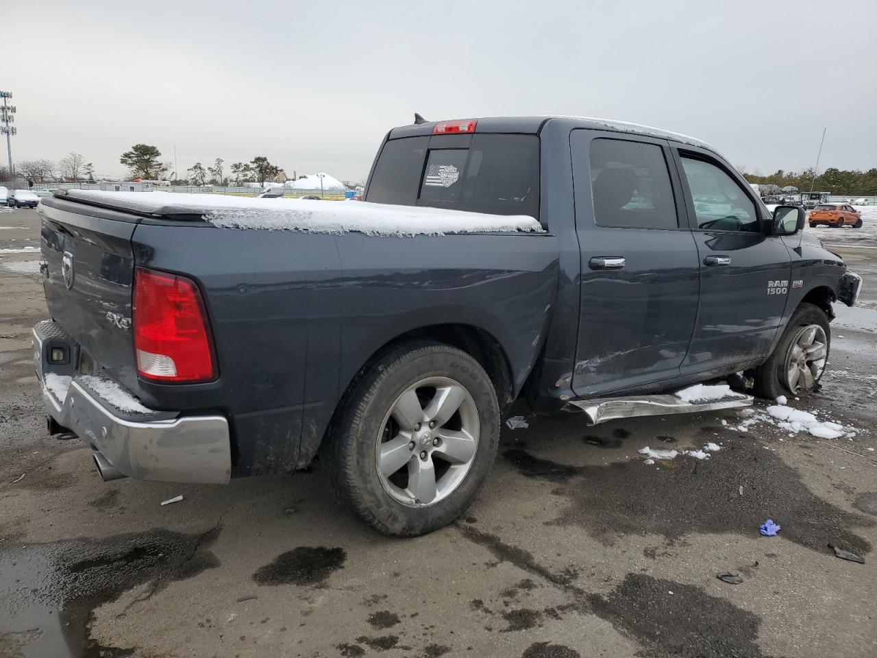 2017 RAM 1500 VIN 1C6RR7LTXHS649159 Copart auction photo, front end / side damage thumbnail 3