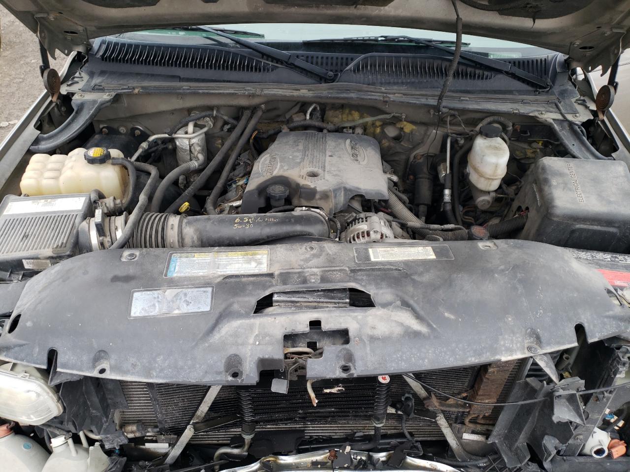 2001 Chevrolet Silverado VIN 1GCJK33G81F166788 Copart auction photo, front end / mechanical damage thumbnail 11