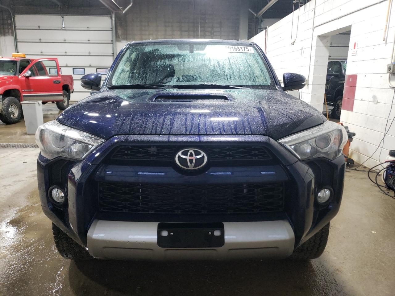 2019 Toyota 4Runner VIN JTEBU5JR4K5657375 Copart auction photo, side / rear end damage thumbnail 5