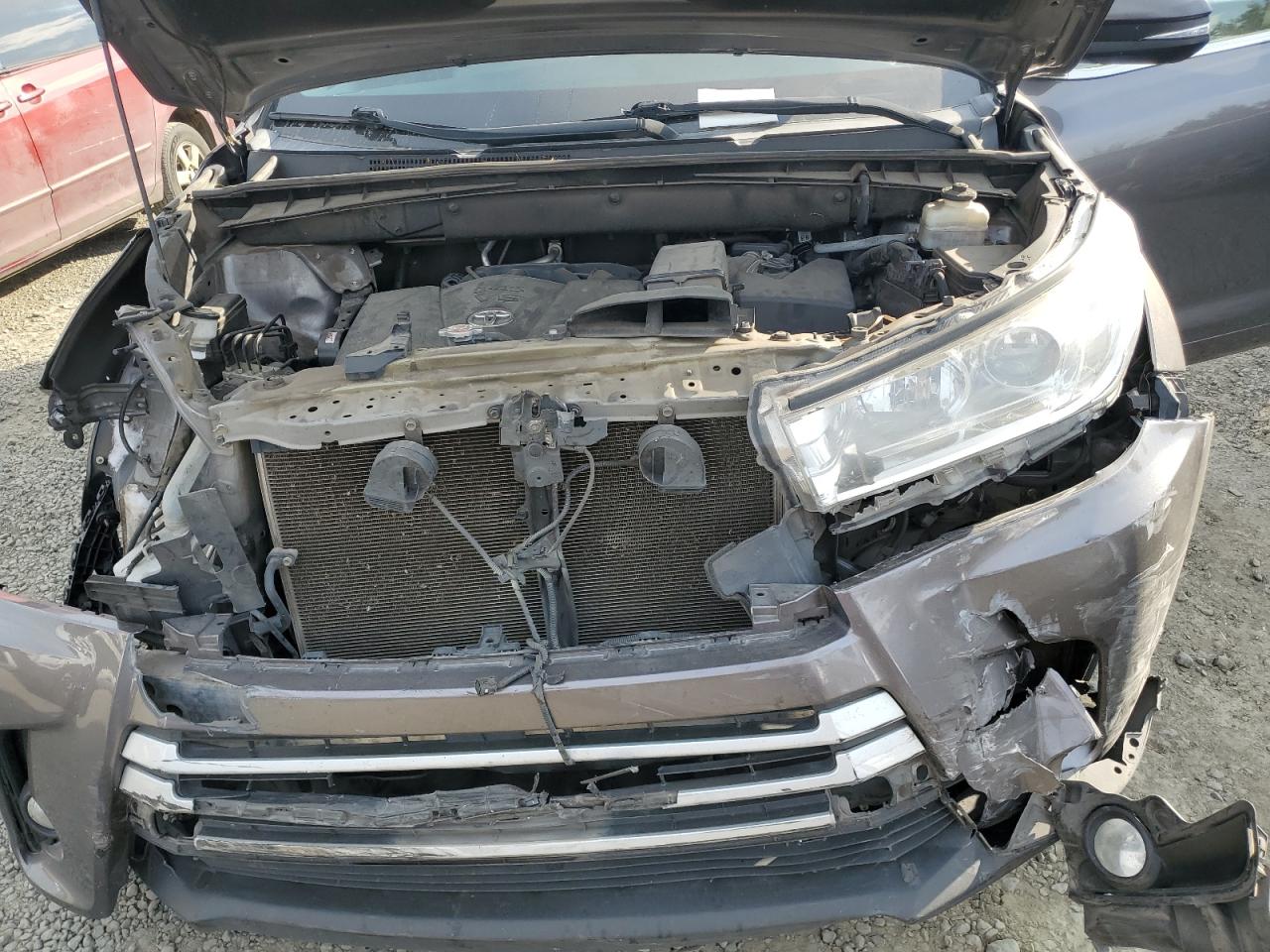 2018 Toyota Highlander VIN 5TDJZRFH3JS538010 Copart auction photo, front end damage thumbnail 12