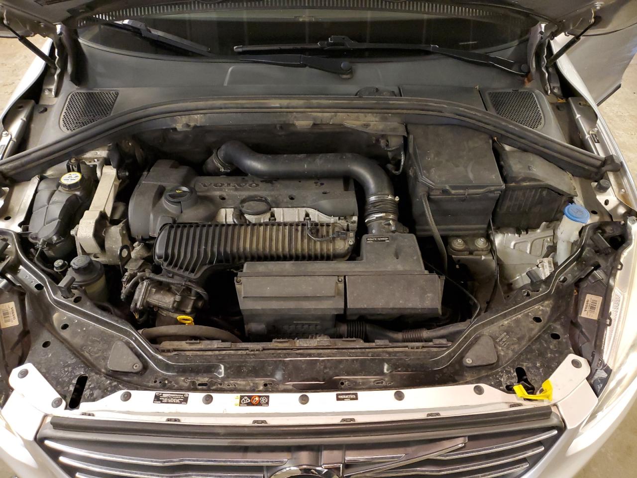 2015 Volvo XC60 VIN YV4612RJ4F2758724 Copart auction photo, mechanical / rear end damage thumbnail 11