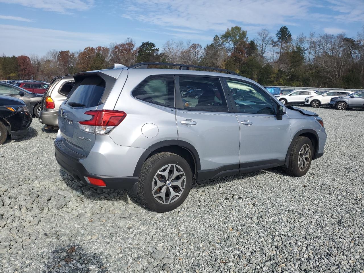 2020 Subaru Forester VIN JF2SKAJC2LH522069 Copart auction photo, front end / side damage thumbnail 3