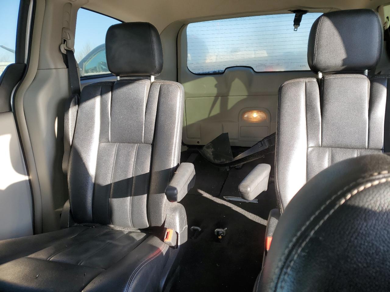 2014 Chrysler Town & Country VIN 2C4RC1BG8ER357955 Copart auction photo, front end damage thumbnail 10