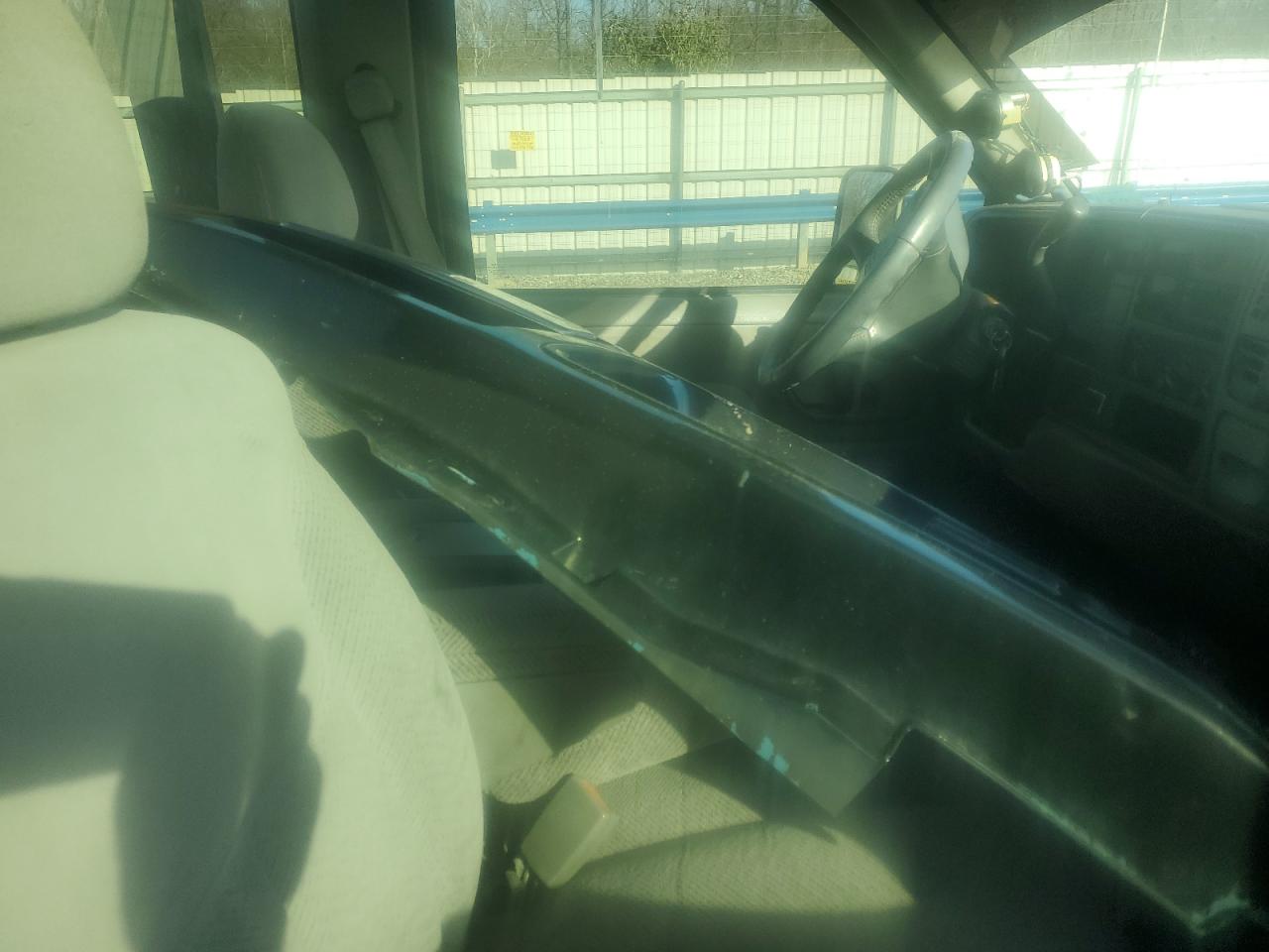 1998 GMC Sierra VIN 1GDKC34J5WF028298 Copart auction photo, front end / minor dent/scratches damage thumbnail 6