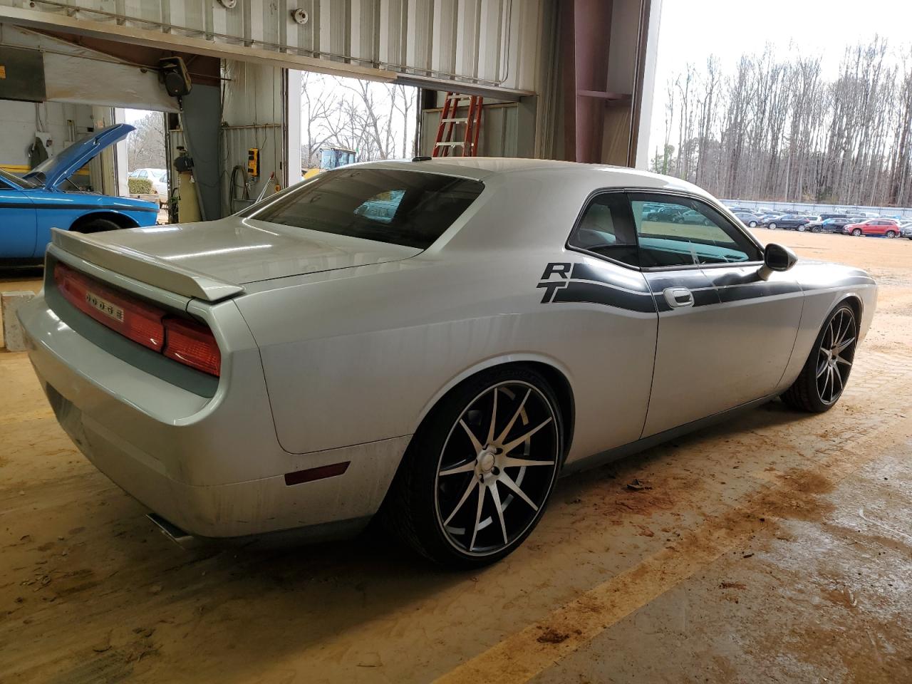 2009 Dodge Challenger VIN 2B3LJ54T89H617152 Copart auction photo, front end damage thumbnail 3
