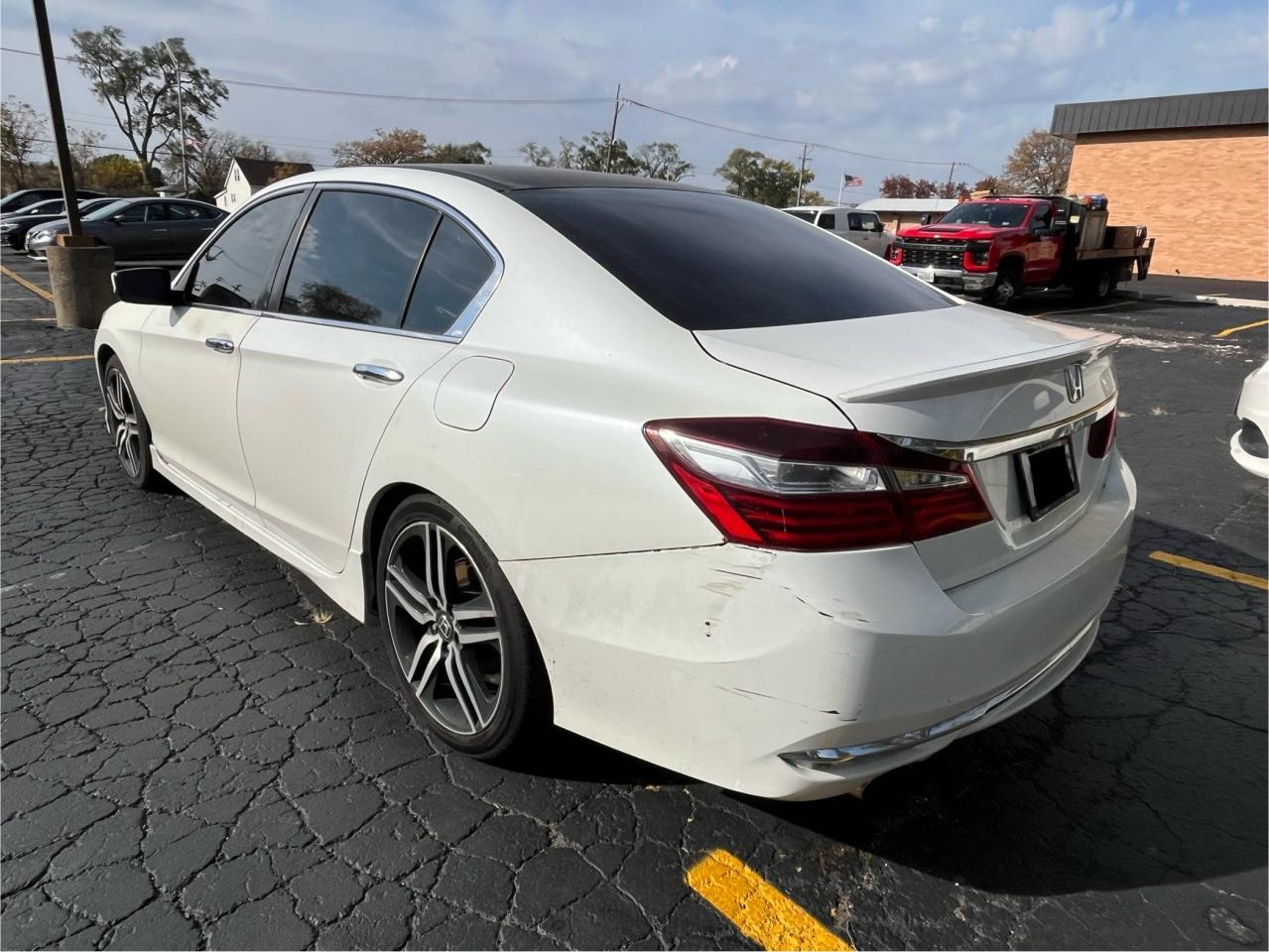 2016 Honda Accord VIN 1HGCR2F59GA247489 Copart auction photo, minor dent/scratches / normal wear damage thumbnail 3