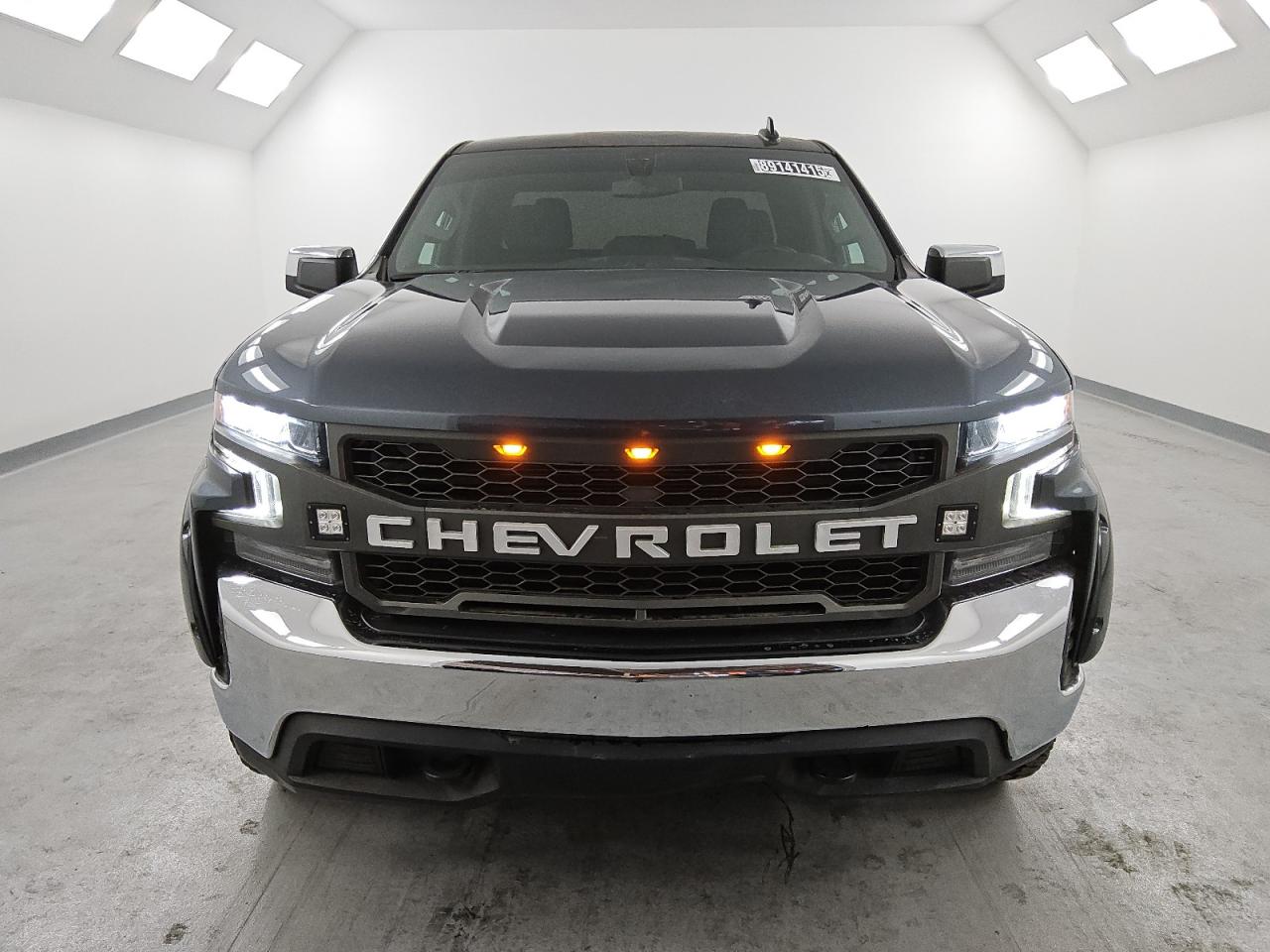2020 Chevrolet Silverado VIN 1GCRYDED1LZ256005 Copart auction photo, front end / missing/altered vin damage thumbnail 5