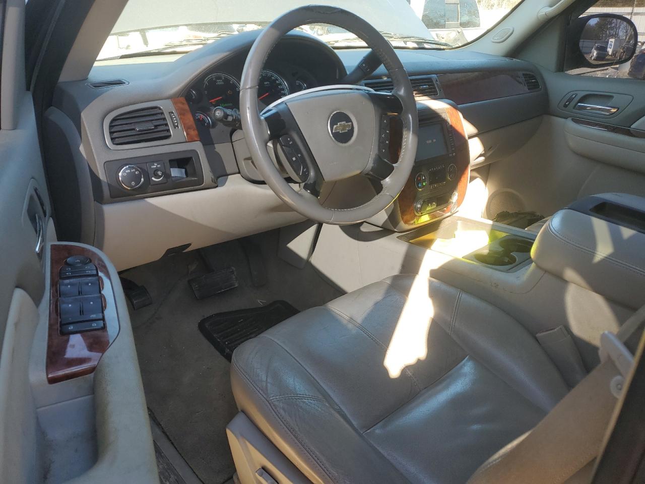 2008 Chevrolet Tahoe VIN 1GNFC13508R250822 Copart auction photo, front end / side damage thumbnail 8