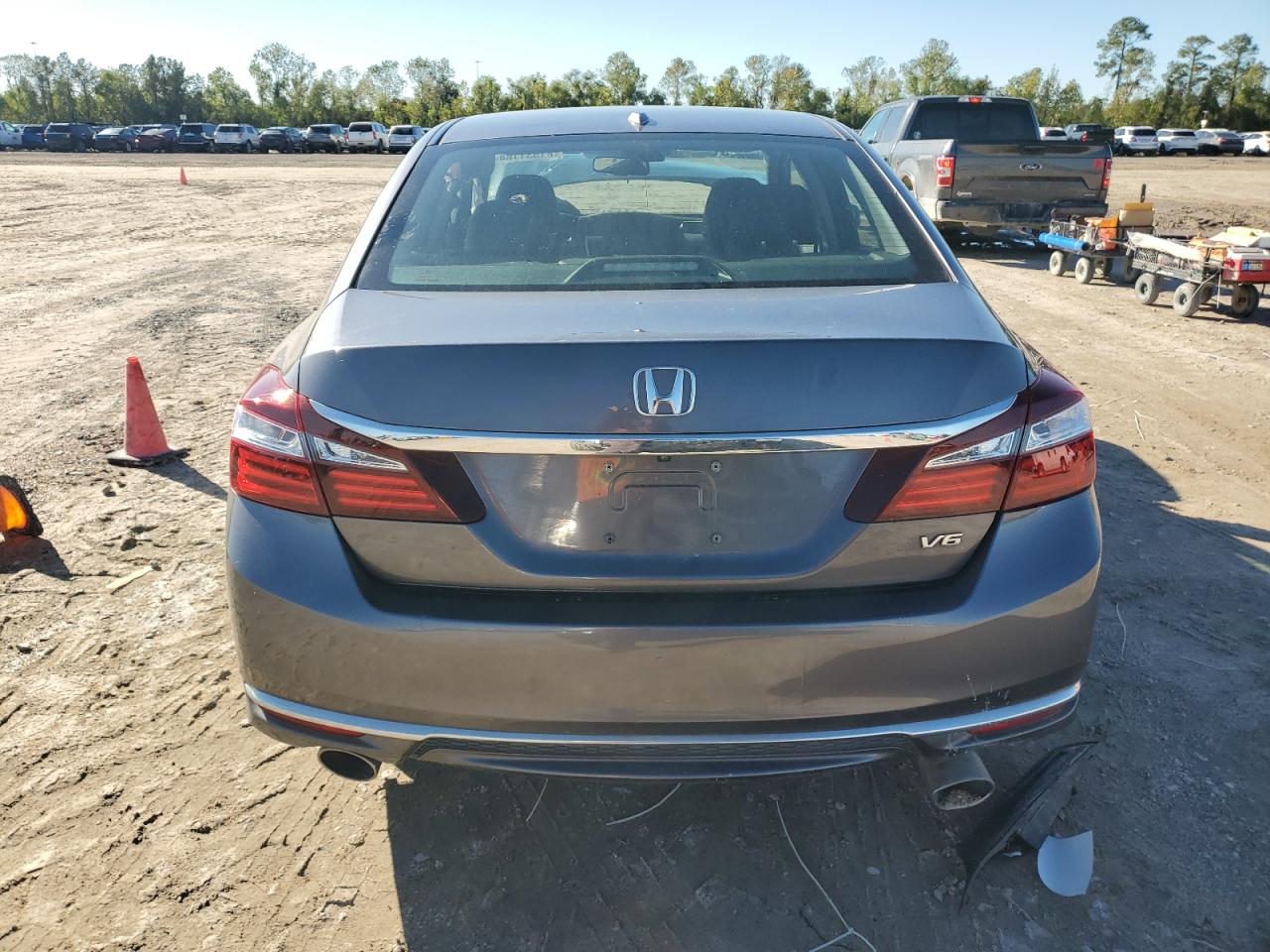 2017 Honda Accord VIN 1HGCR3F04HA042478 Copart auction photo, front end damage thumbnail 6