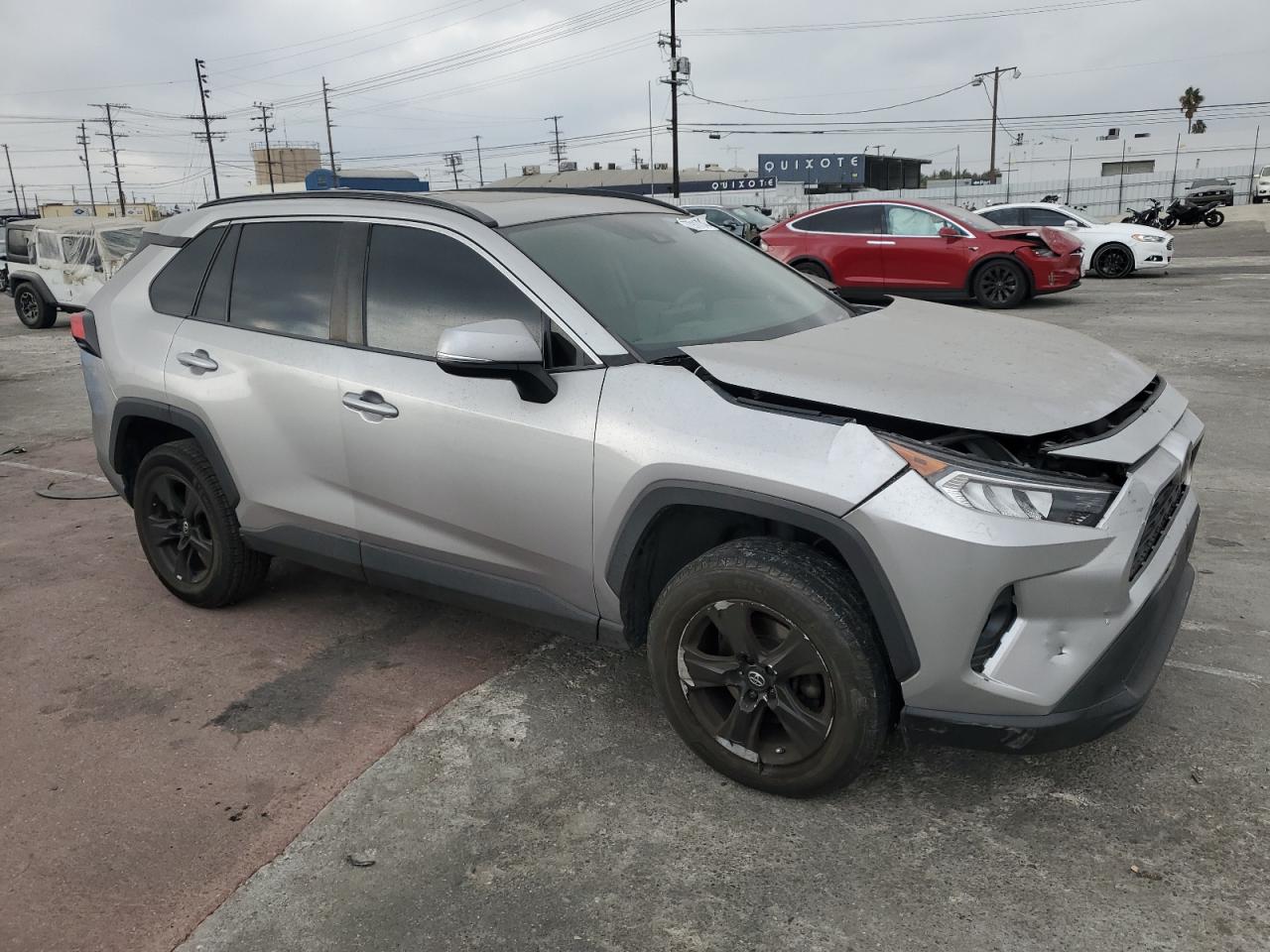 2019 Toyota RAV 4 VIN 2T3W1RFV4KC017334 Copart auction photo, front end damage thumbnail 4