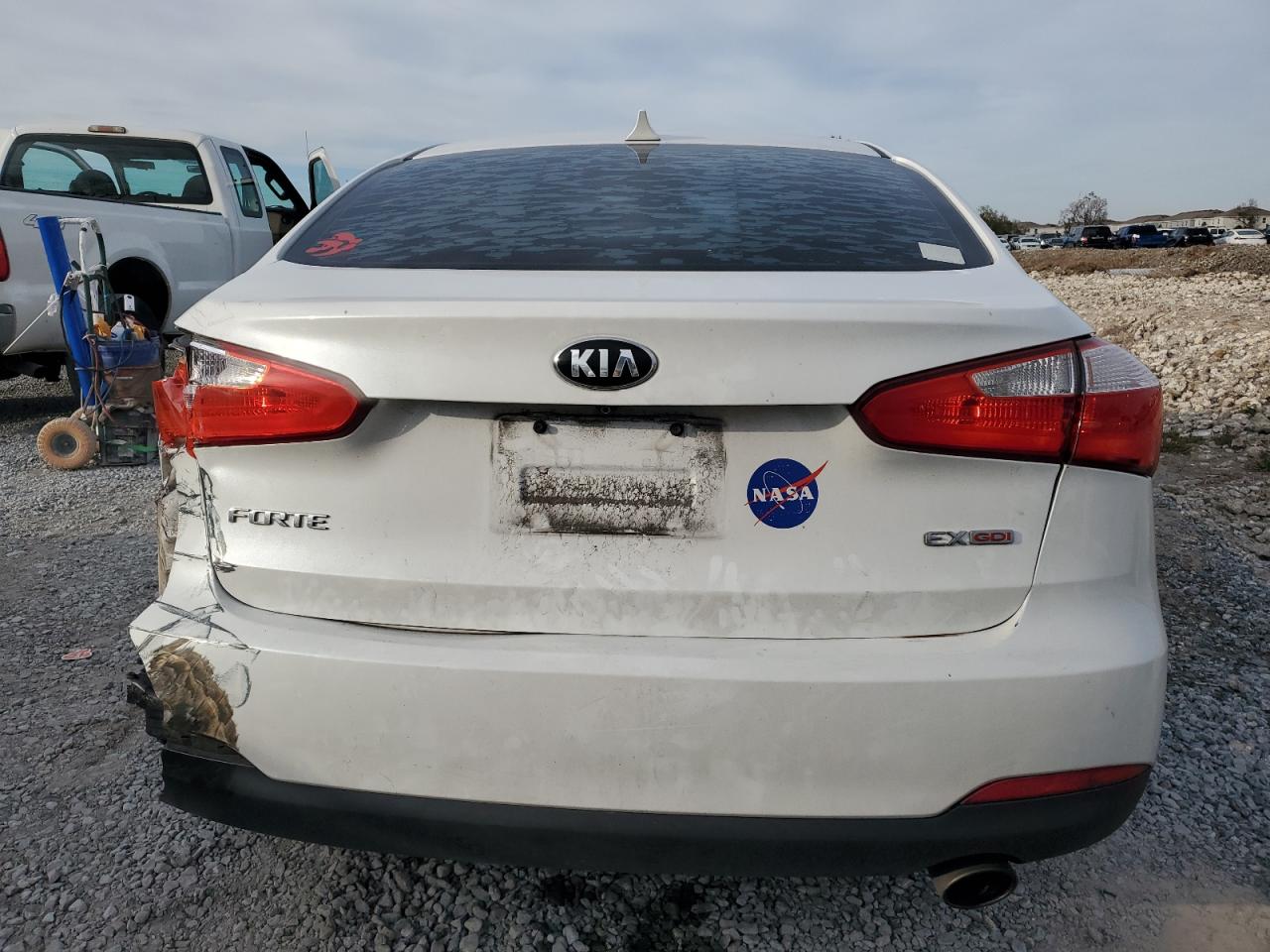 2015 KIA Forte VIN KNAFZ4A80F5390487 Copart auction photo, side damage thumbnail 6