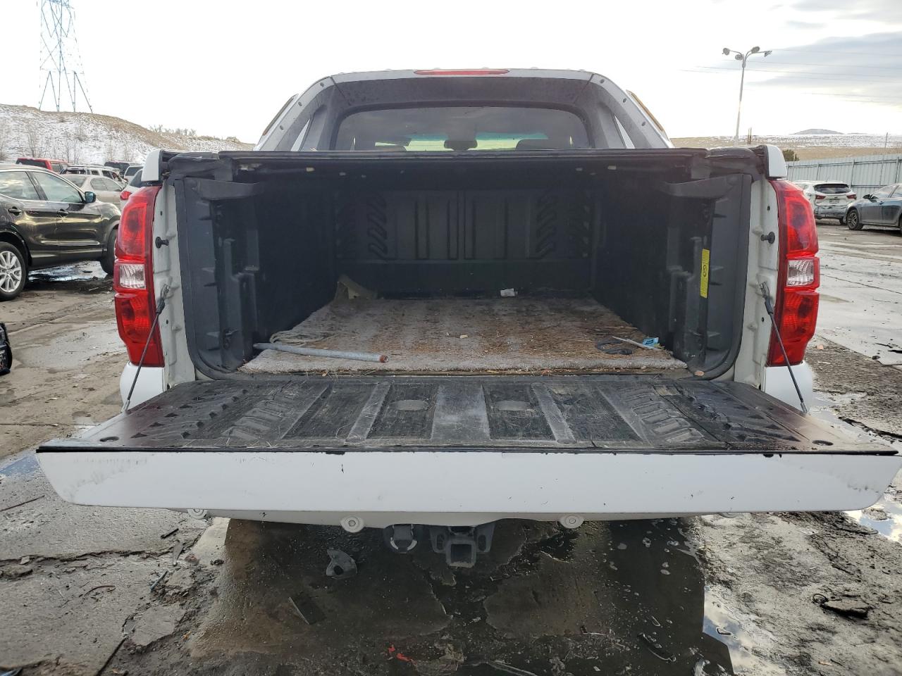 2008 Chevrolet Avalanche VIN 3GNFK12348G179790 Copart auction photo, vandalism / front end damage thumbnail 6