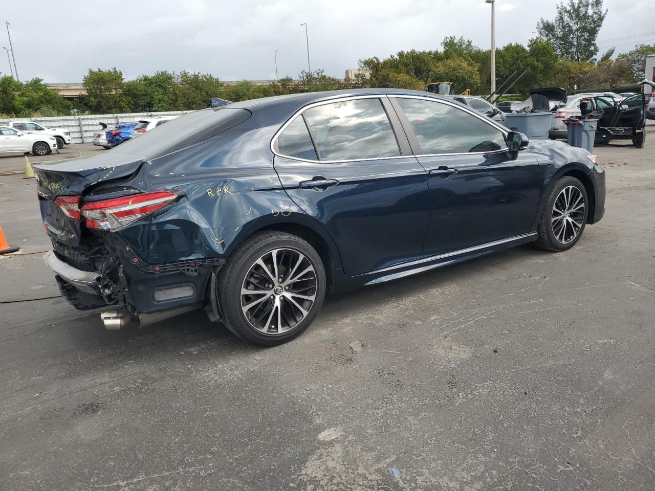 2019 Toyota Camry VIN 4T1B11HK0KU739913 Copart auction photo, rear end damage thumbnail 3
