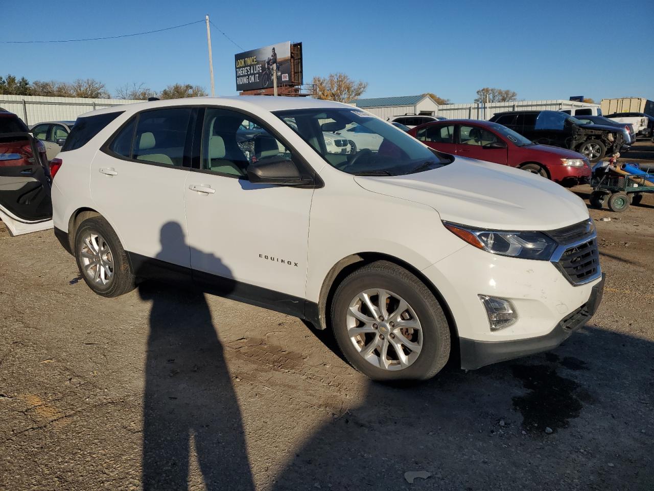 2018 Chevrolet Equinox VIN 2GNAXHEV6J6269526 Copart auction photo, side damage thumbnail 4
