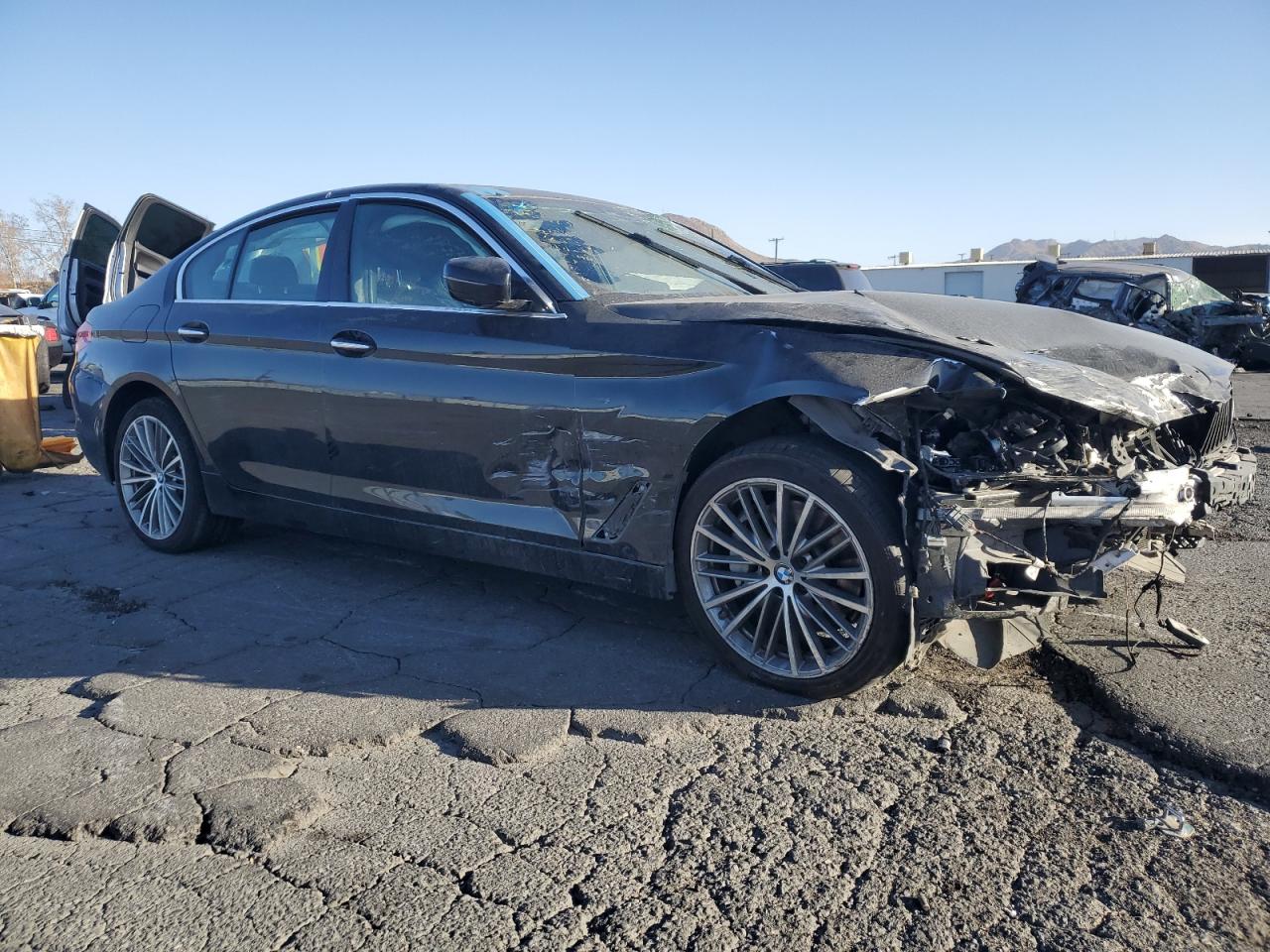 2018 BMW 5er VIN WBAJE5C51JWA95564 Copart auction photo, front end / side damage thumbnail 4