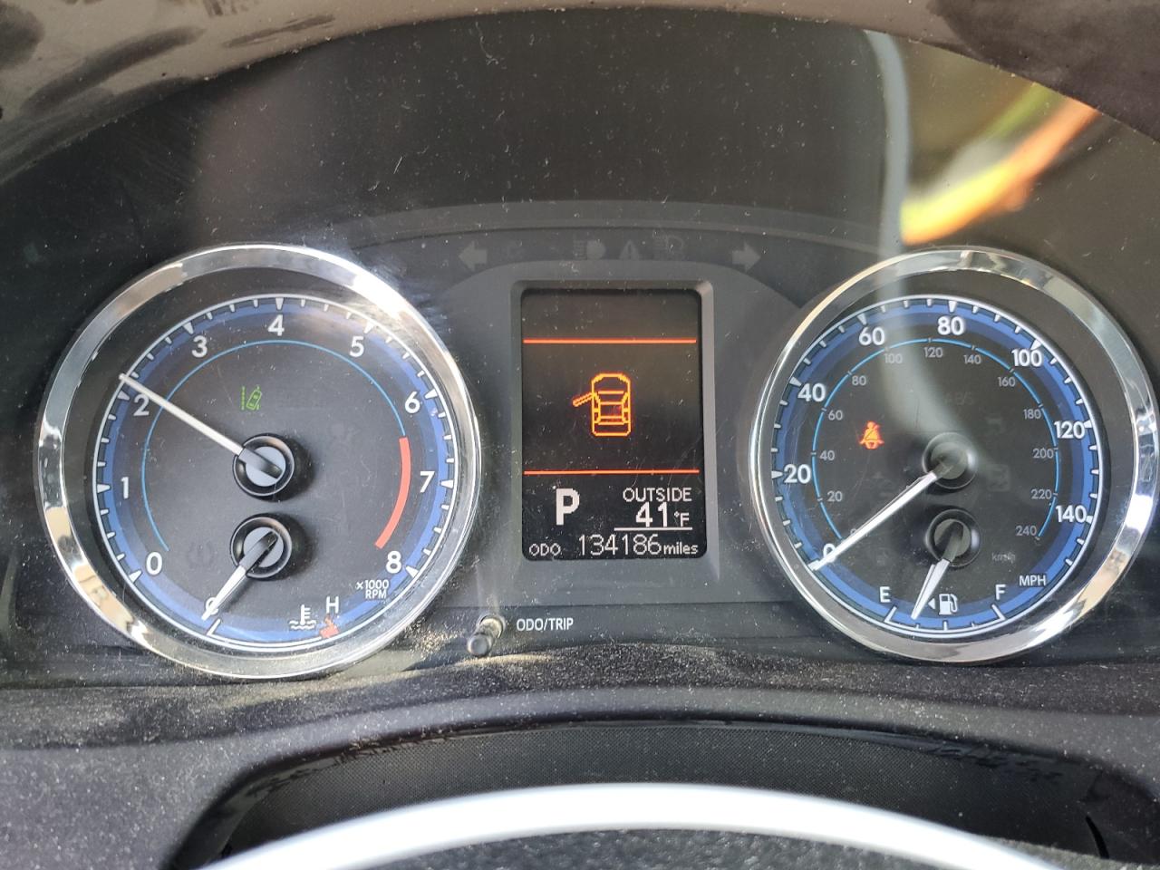 2018 Toyota Corolla VIN 5YFBURHE3JP803586 Copart auction photo, front end / minor dent/scratches damage thumbnail 9