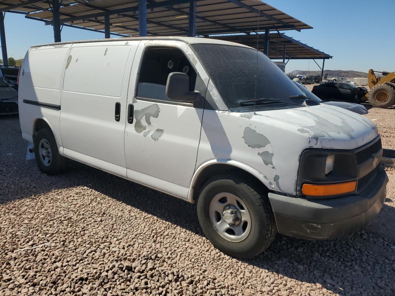 2005 Chevrolet Express VIN 1GCFG15X651256811 Copart auction photo, front end / rear end damage thumbnail 4