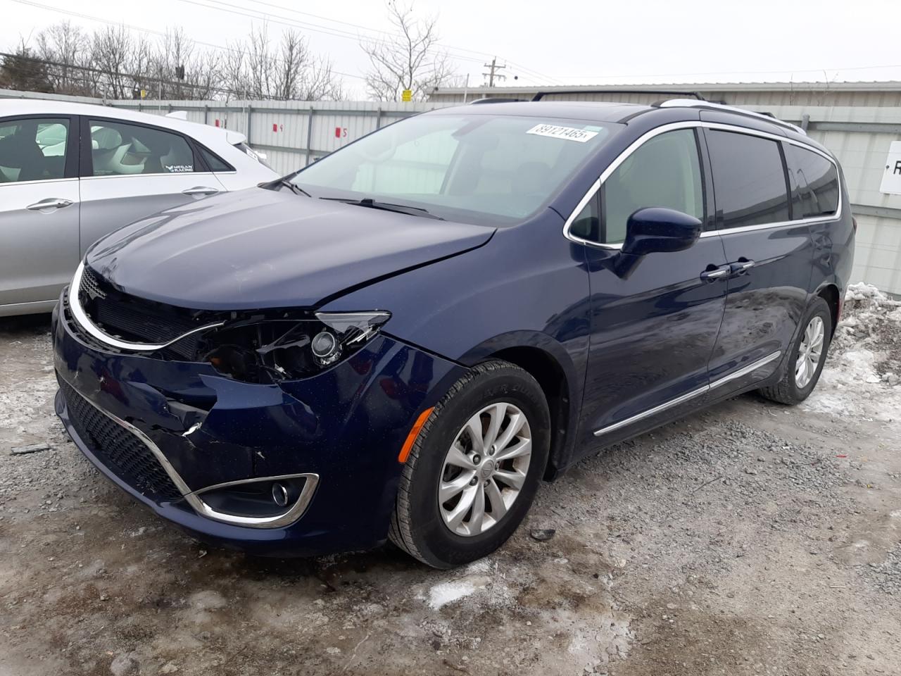 2018 Chrysler Pacifica VIN 2C4RC1EG5JR235107