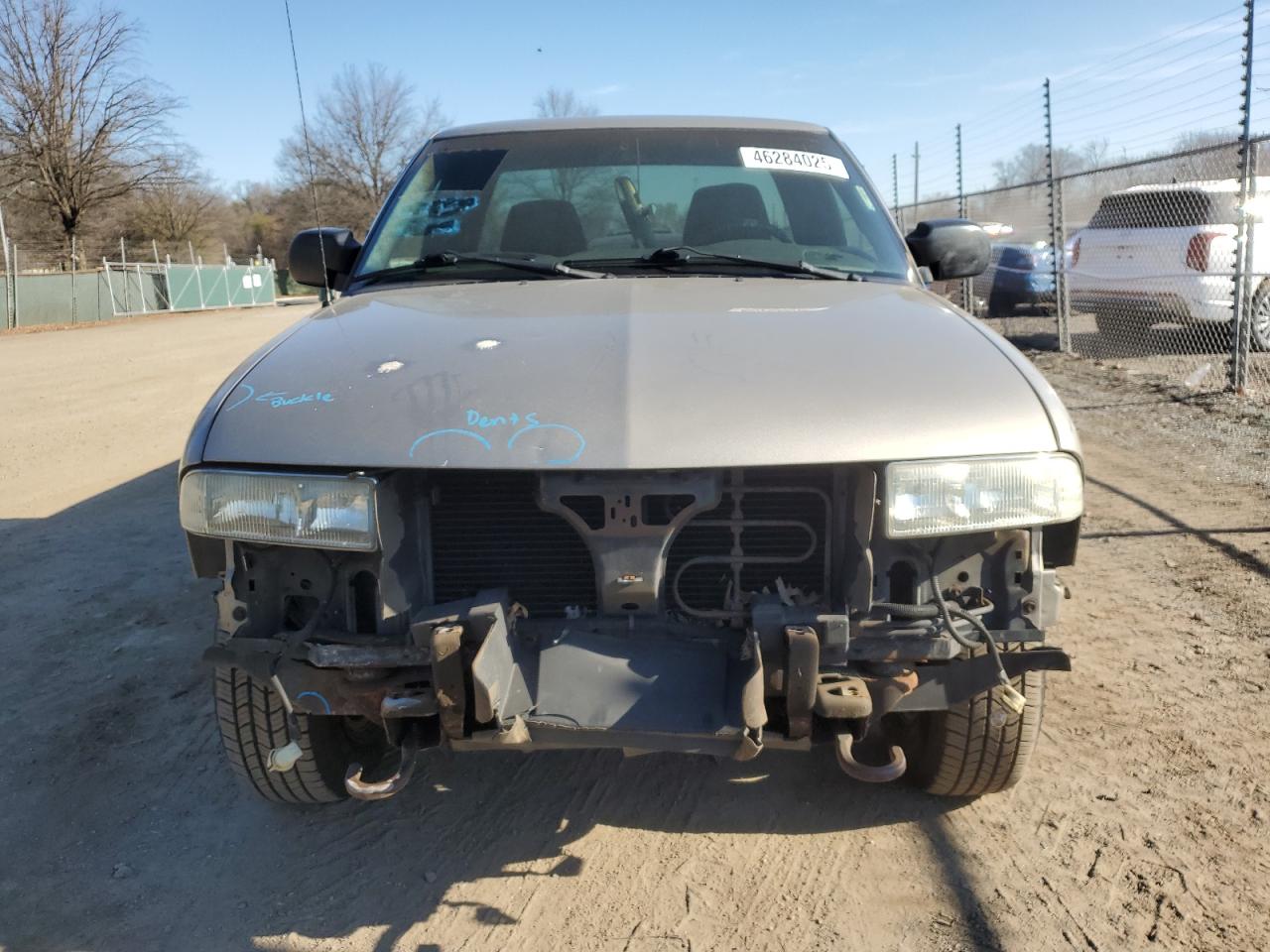 2003 Chevrolet S-10 Pickup VIN 1GCDT19X438147295 Copart auction photo, front end damage thumbnail 5