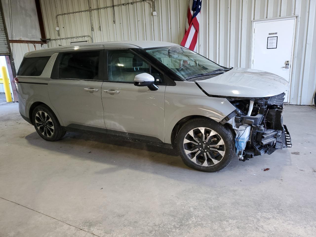 2024 KIA Carnival VIN KNDNC5H35R6354339 Copart auction photo, front end / minor dent/scratches damage thumbnail 4