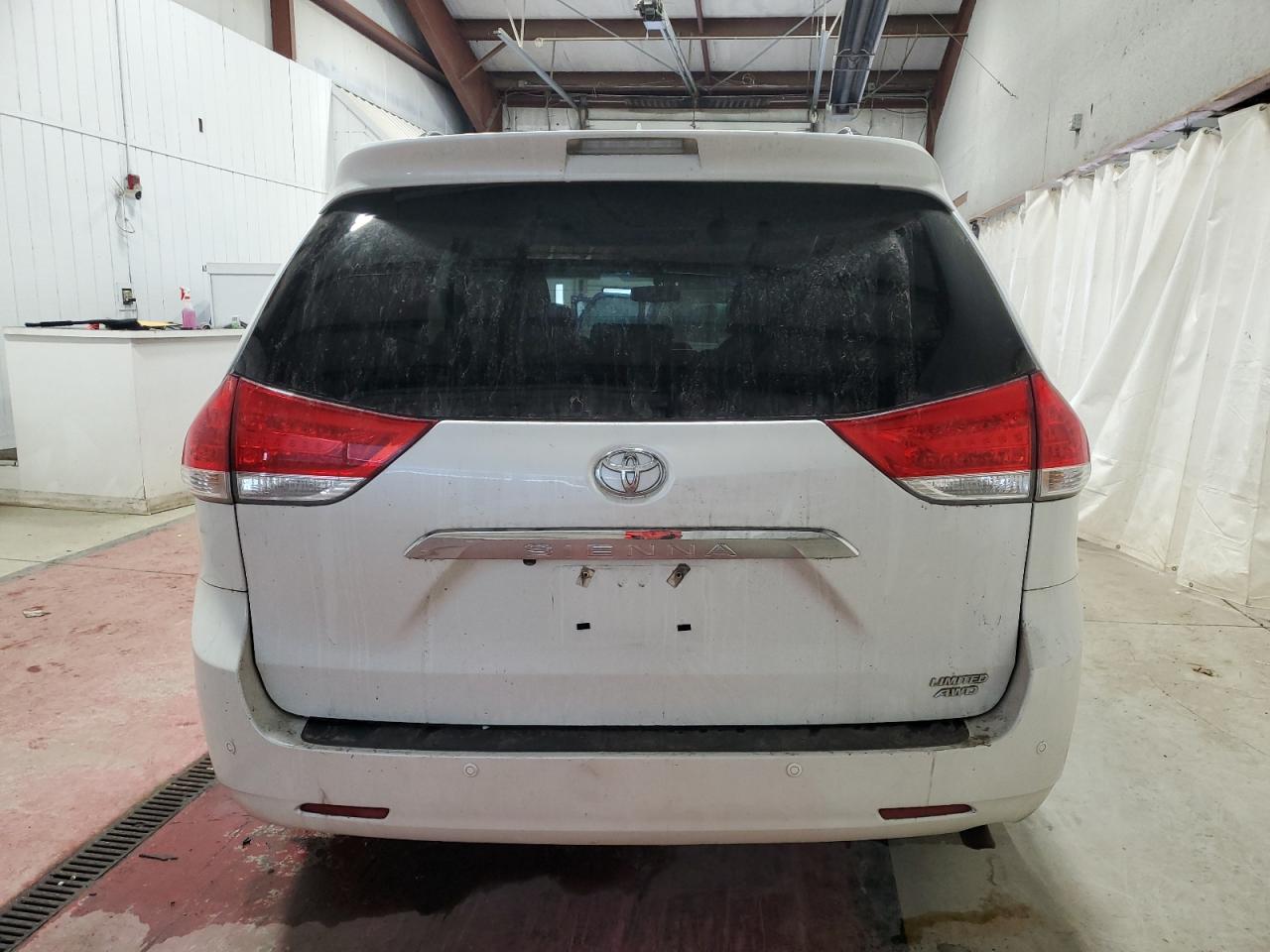 2012 Toyota Sienna VIN 5TDDK3DC3CS043587 Copart auction photo, front end damage thumbnail 6
