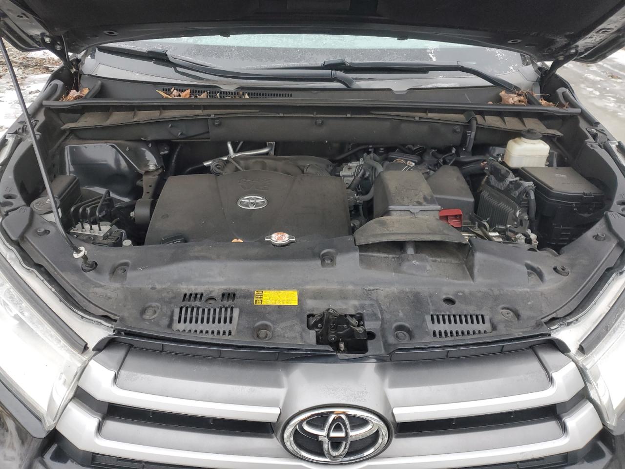 2018 Toyota Highlander VIN 5TDJZRFH4JS525816 Copart auction photo, side damage thumbnail 12