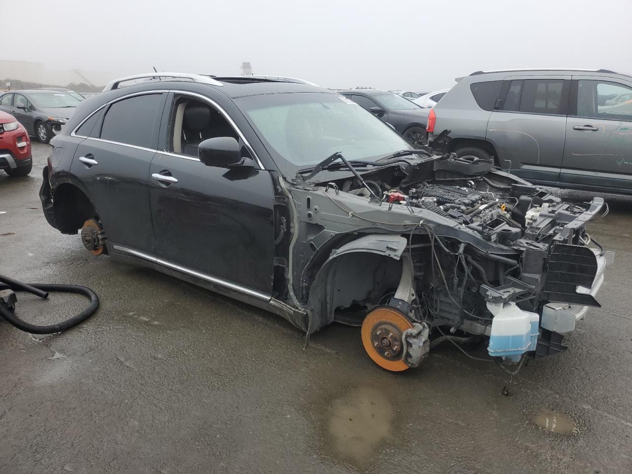 2017 Infiniti QX70 VIN JN8CS1MW1HM415834 Copart auction photo, stripped / vandalism damage thumbnail 4