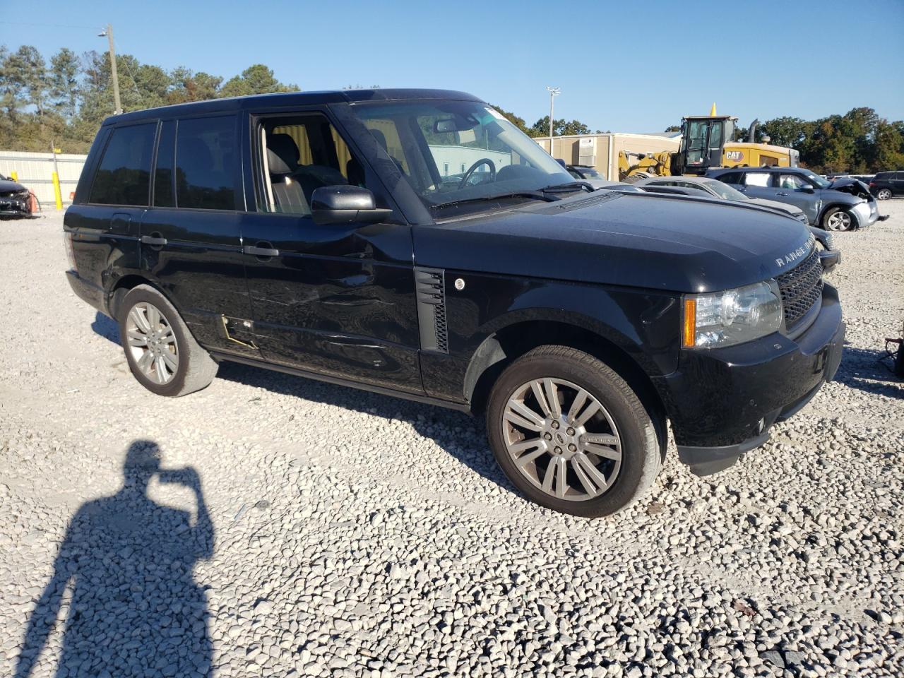2011 Land Rover Range Rover VIN SALMF1D42BA340890 Copart auction photo, side / minor dent/scratches damage thumbnail 4