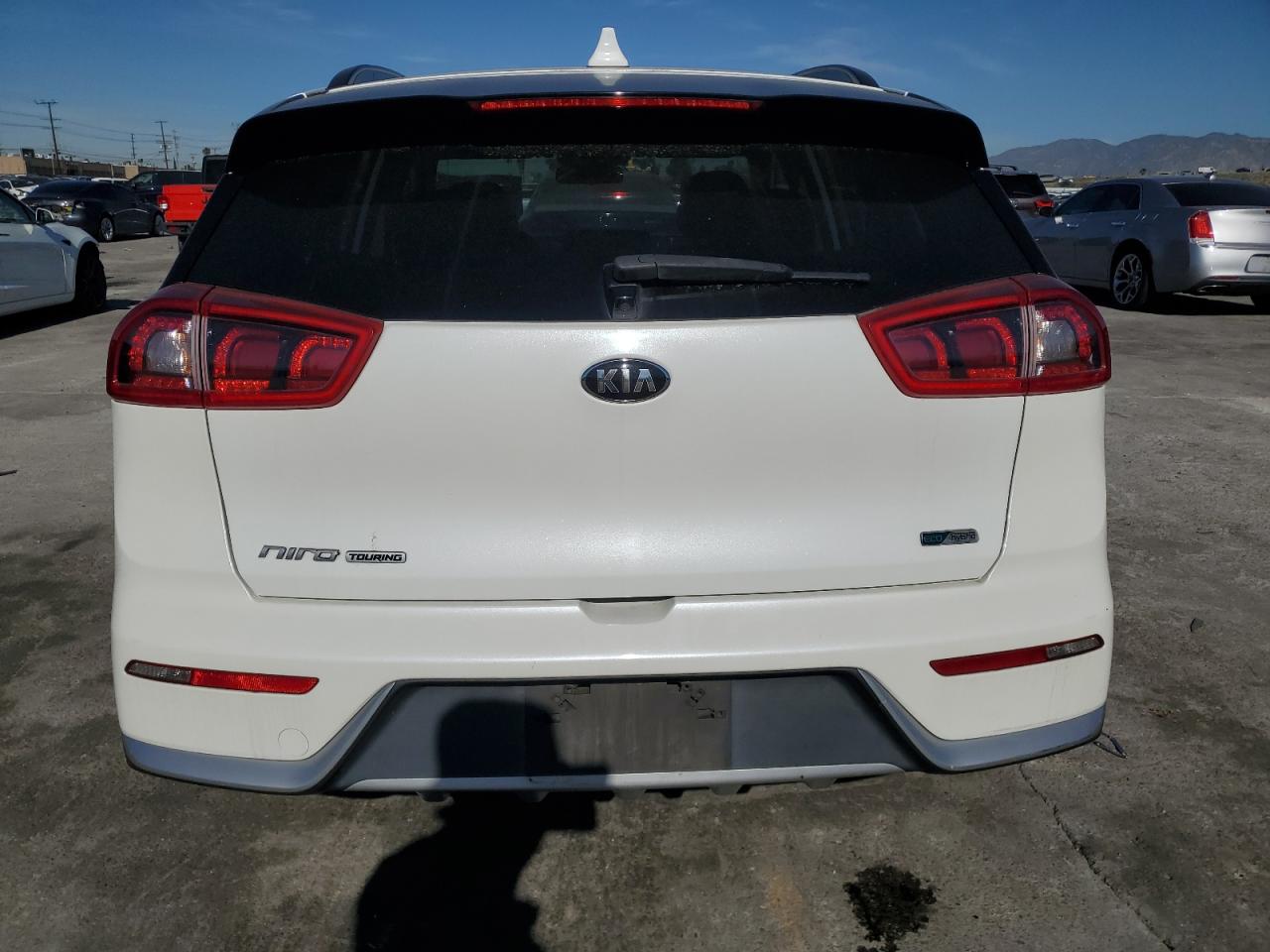 2017 KIA Niro VIN KNDCC3LC9H5093904 Copart auction photo, front end damage thumbnail 6