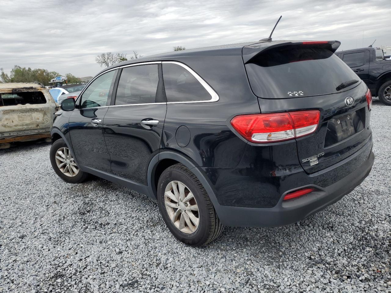 2017 KIA Sorento VIN 5XYPG4A35HG187929 Copart auction photo, front end damage thumbnail 2