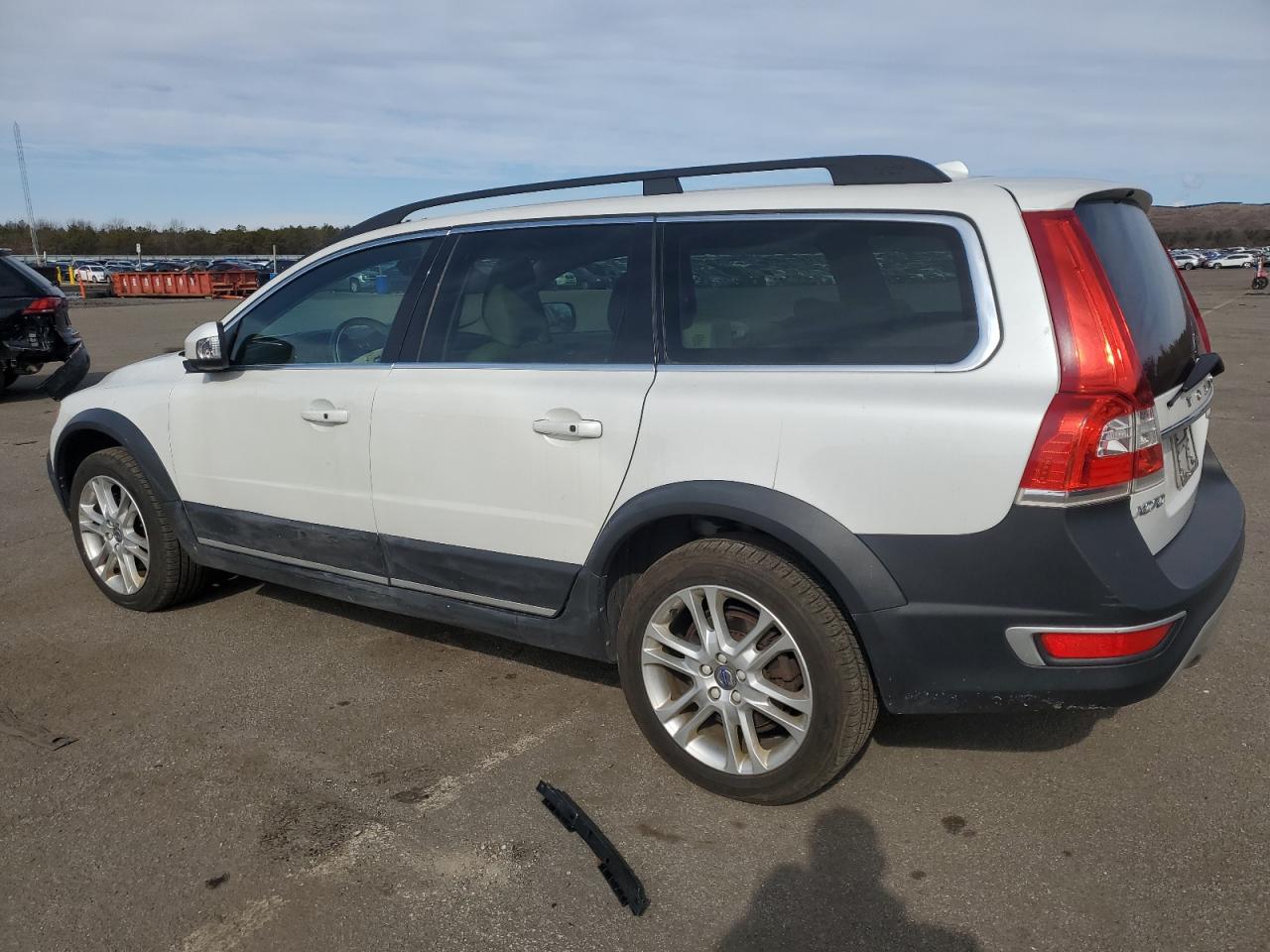 2016 Volvo XC70 VIN YV4612NK7G1257123 Copart auction photo, mechanical / minor dent/scratches damage thumbnail 2