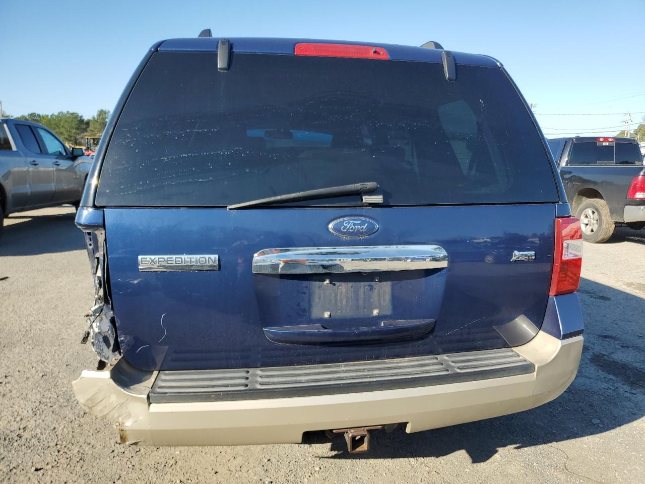2010 Ford Expedition VIN 1FMJU1H50AEB58157 Copart auction photo, rear end / minor dent/scratches damage thumbnail 6