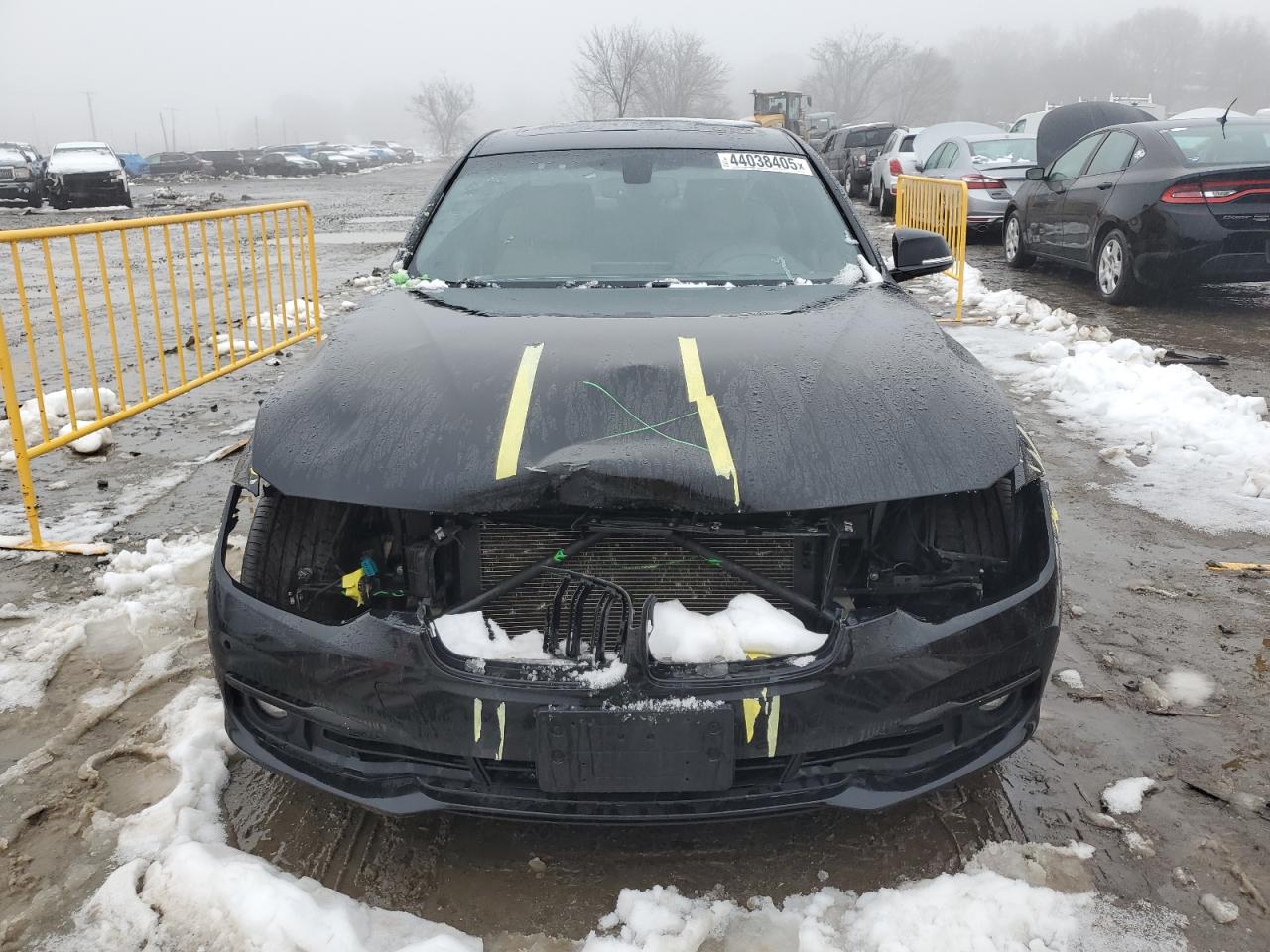 2016 BMW 3er VIN WBA8E3G51GNU01963 Copart auction photo, front end / minor dent/scratches damage thumbnail 5