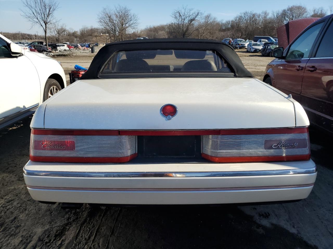1990 Cadillac Allante VIN 1G6VS338XLU125607 Copart auction photo, minor dent/scratches damage thumbnail 6