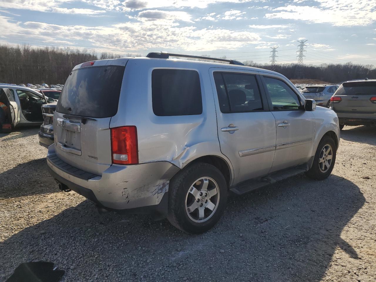 2011 Honda Pilot VIN 5FNYF3H98BB028946 Copart auction photo, rear end damage thumbnail 3