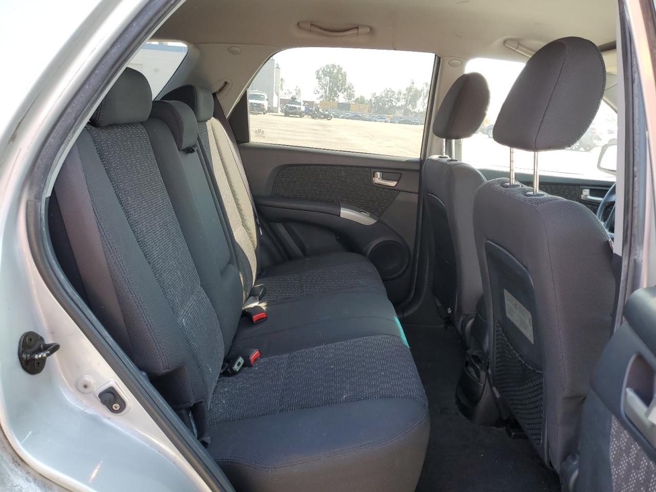 2007 KIA Sportage VIN KNDJF723777318301 Copart auction photo, vandalism damage thumbnail 11