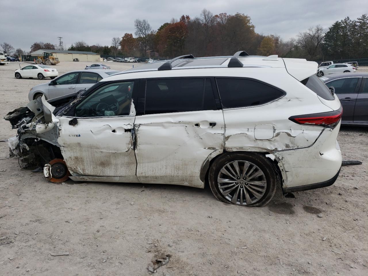 2021 Toyota Highlander VIN 5TDEBRCH6MS025249 Copart auction photo, front end / side damage thumbnail 2