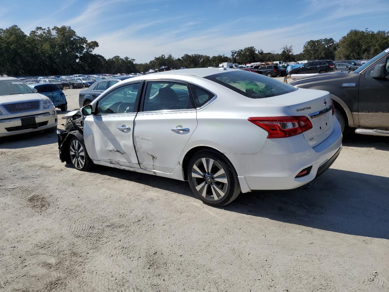 2019 Nissan Sentra VIN 3N1AB7AP3KY247527 Copart auction photo, front end / side damage thumbnail 2