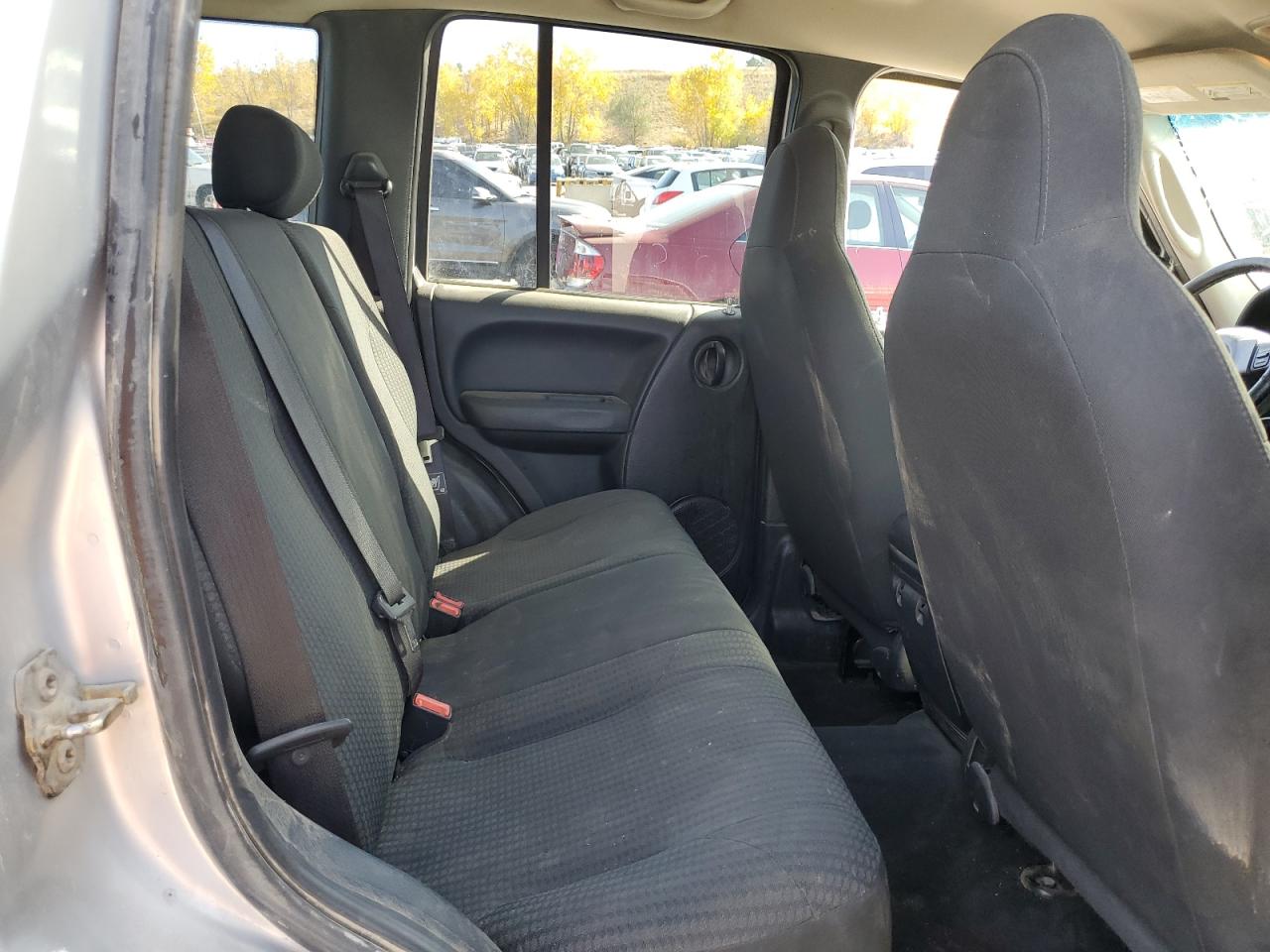 2004 Jeep Liberty (North America) VIN 1J4GL48K14W260827 Copart auction photo, front end / side damage thumbnail 11