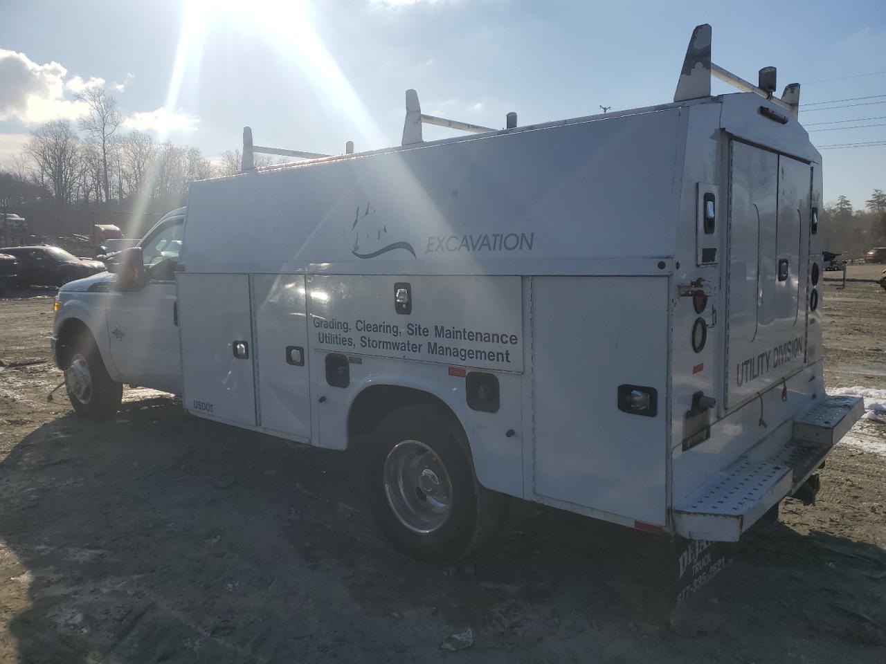 2015 Ford F350 VIN 1FDRF3GTXFEA71933 Copart auction photo, rear end damage thumbnail 2