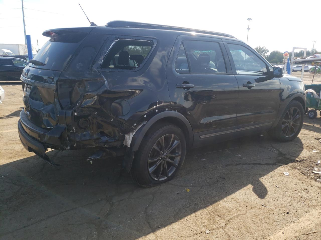 2018 Ford Explorer VIN 1FM5K8D88JGB73526 Copart auction photo, all over damage thumbnail 3
