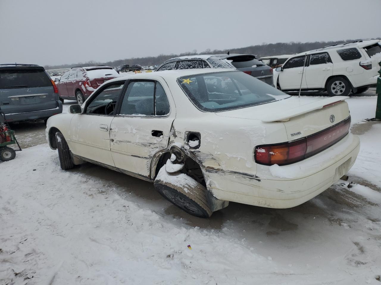 1992 Toyota Camry VIN JT2SK12E1N0063772 Copart auction photo, rear end damage thumbnail 2