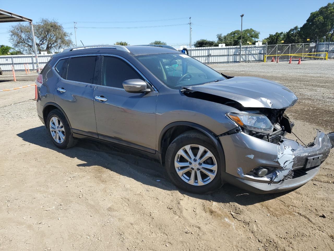 2015 Nissan Rogue VIN 5N1AT2MT3FC825674 Copart auction photo, front end damage thumbnail 4