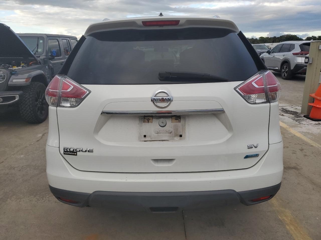 2014 Nissan Rogue VIN 5N1AT2MT2EC839113 Copart auction photo, water/flood damage thumbnail 6