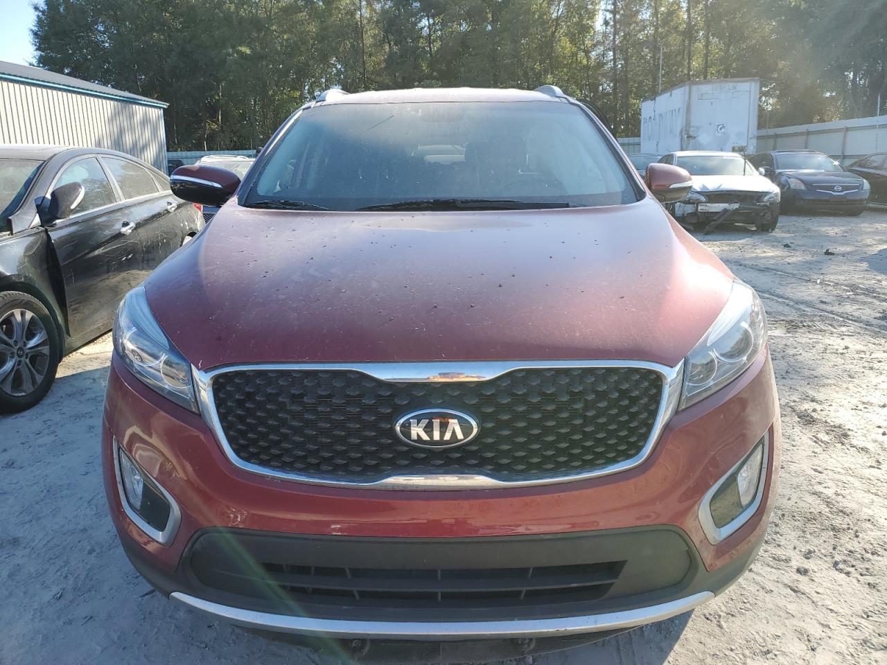 2018 KIA Sorento VIN 5XYPH4A56JG425484 Copart auction photo, side damage thumbnail 5