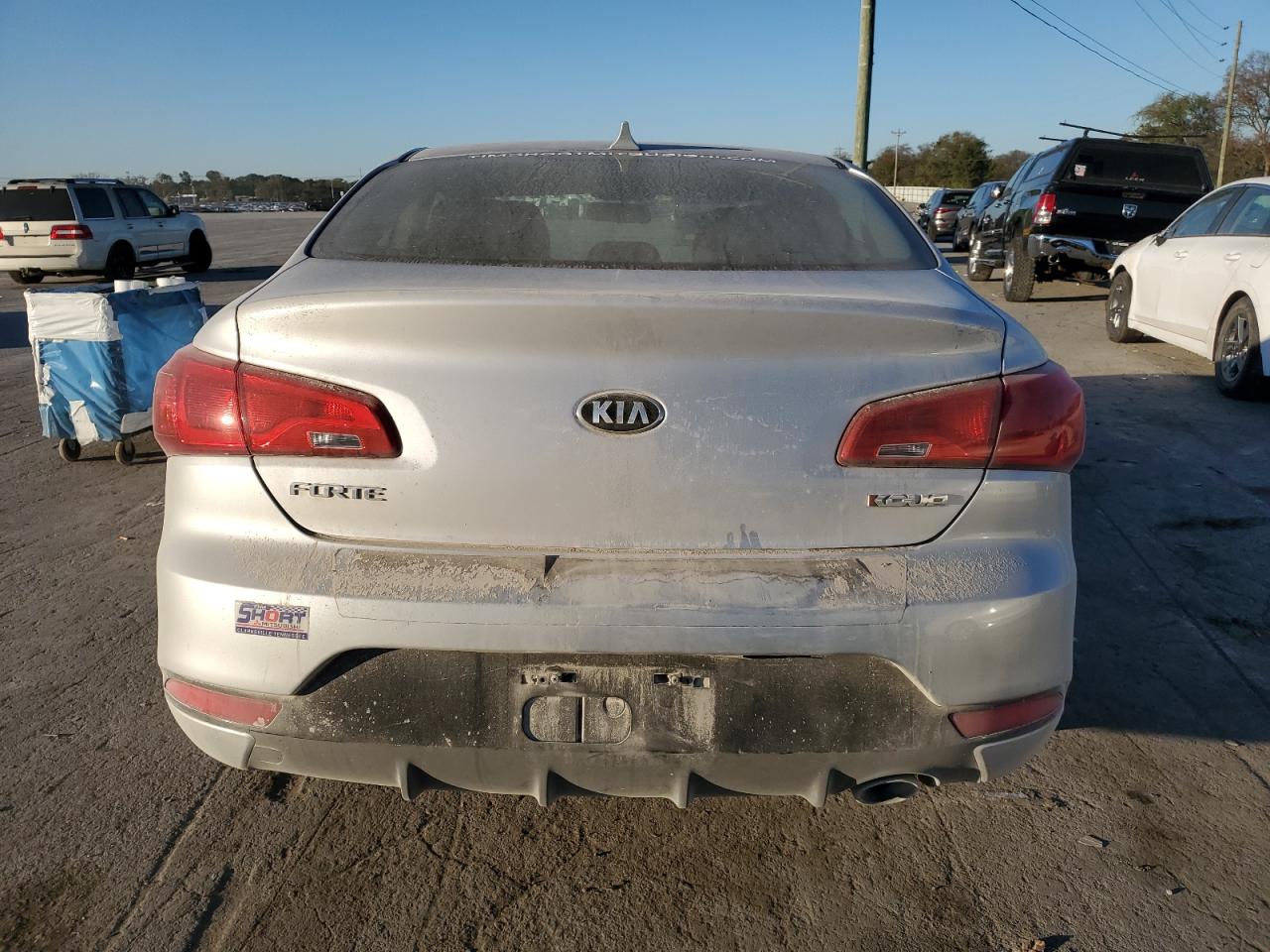 2015 KIA Forte VIN KNAFX6A82F5417061 Copart auction photo, front end damage thumbnail 6