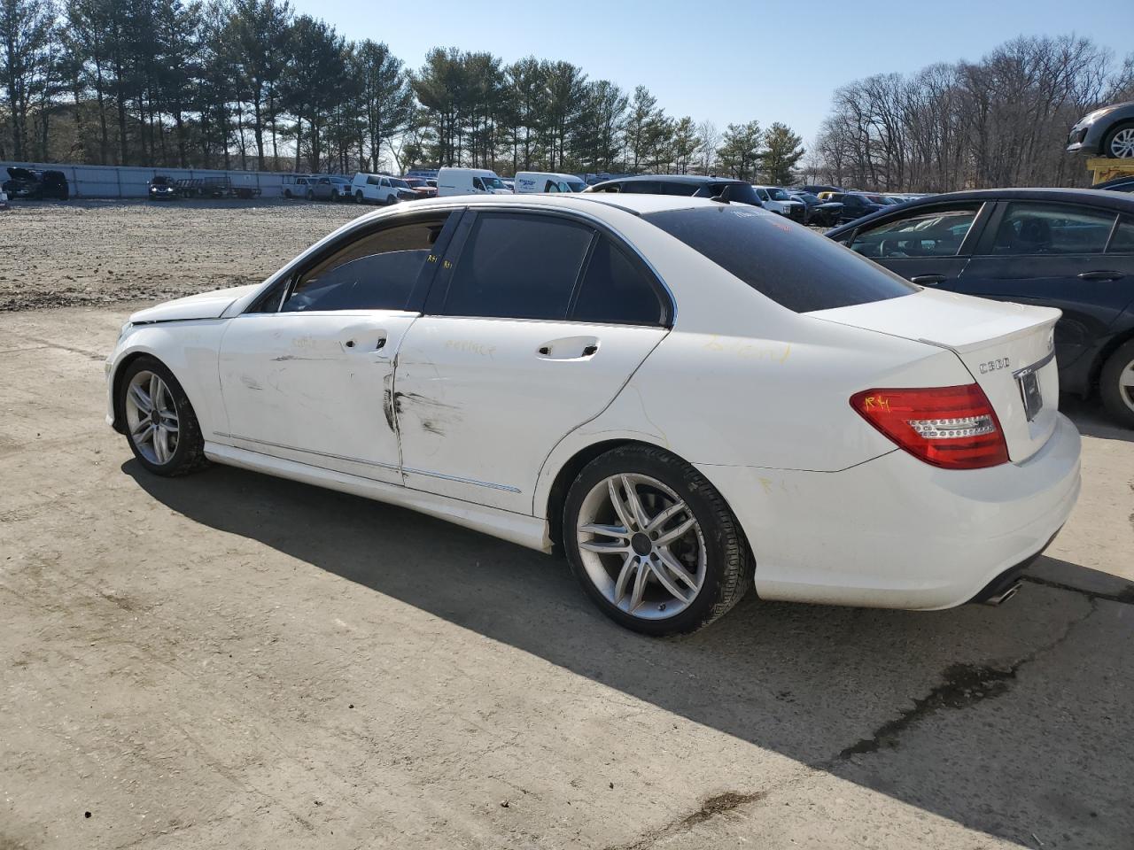 2014 Mercedes-Benz C-klasse VIN WDDGF8AB5ER306647 Copart auction photo, front end / side damage thumbnail 2